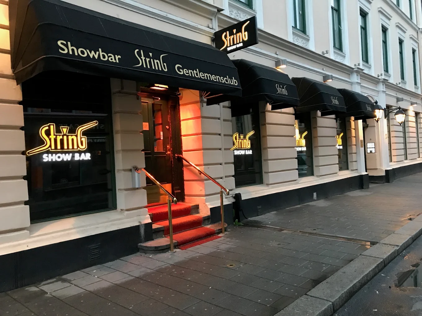 String Showbar entrance, Skippergata 21, Oslo city centre